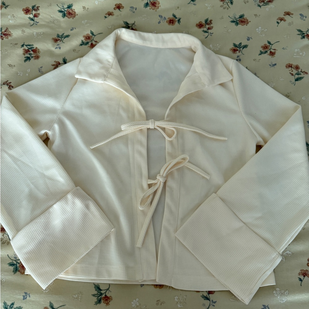 Cream tie top